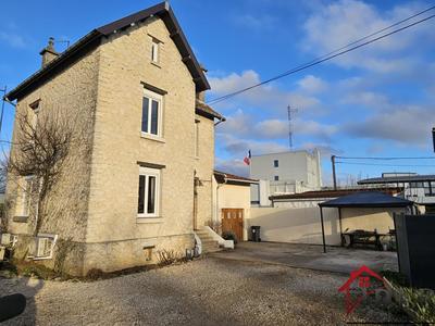 Maison - 94 m² - 4 pièces