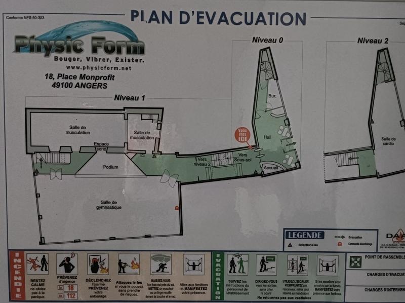 Local commercial - 700 m² - 5 pièces