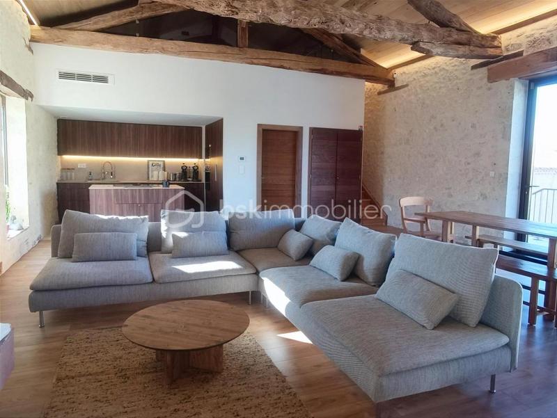 Château - 1 307 m² - 22 pièces