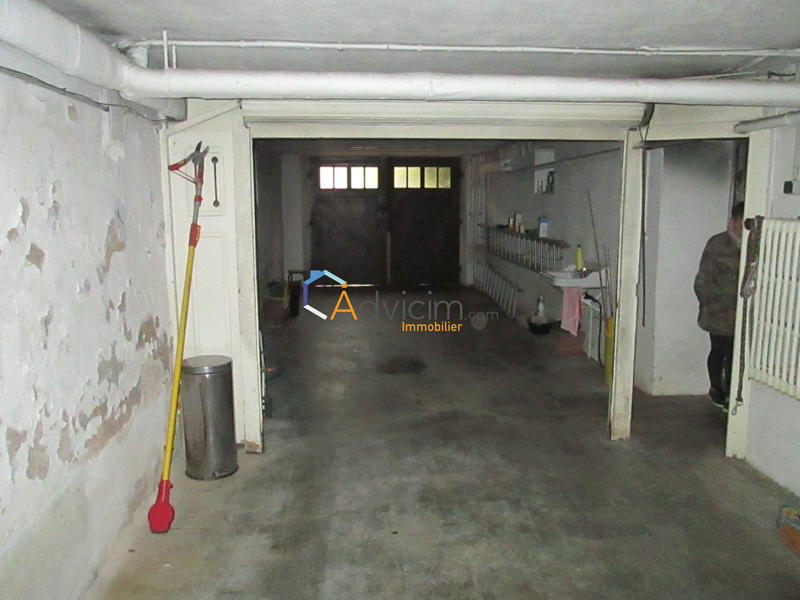 Maison - 260 m² - 9 pièces