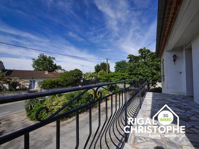 Maison traditionnelle - 195 m² - 9 pièces