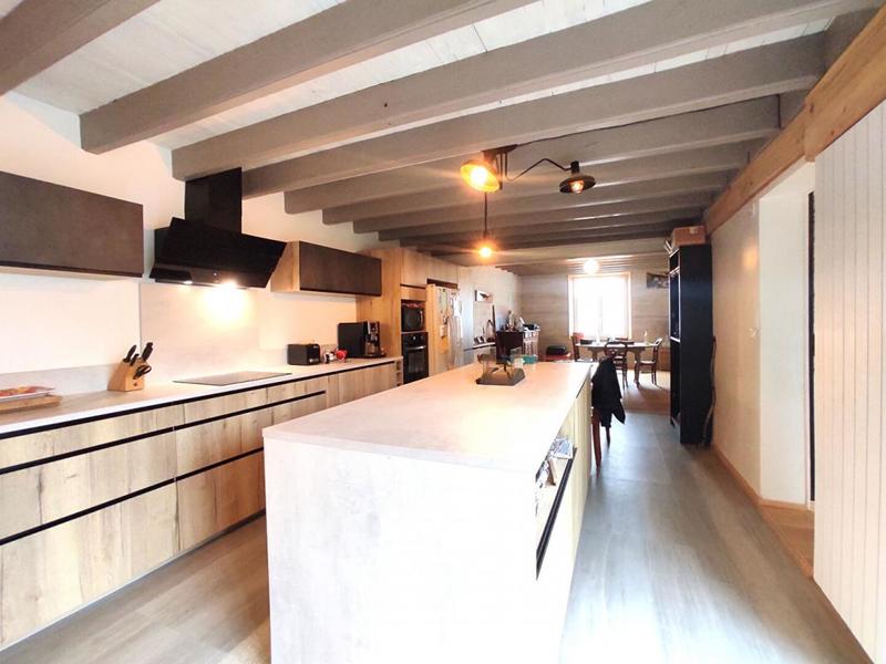 Maison - 275 m² - 8 pièces