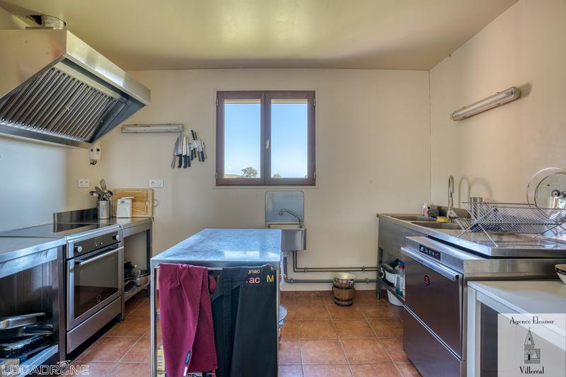 Maison traditionnelle - 165 m² - 7 pièces