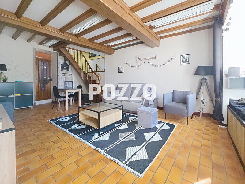 Maison - 222 m² - 8 pièces