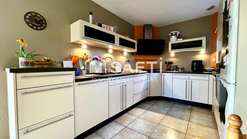 Maison - 164 m² - 8 pièces