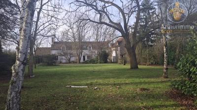 Maison - 280 m² - 11 pièces