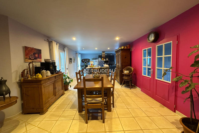 Maison - 263 m² - 8 pièces