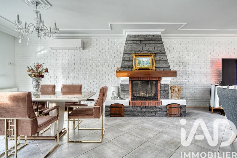 Maison - 182 m² - 9 pièces