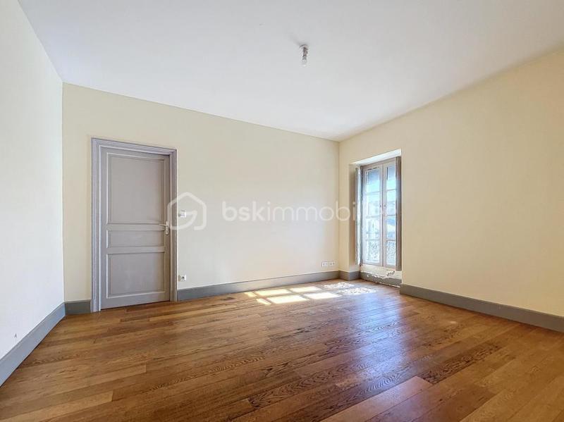 Appartement - 81 m² - 4 pièces