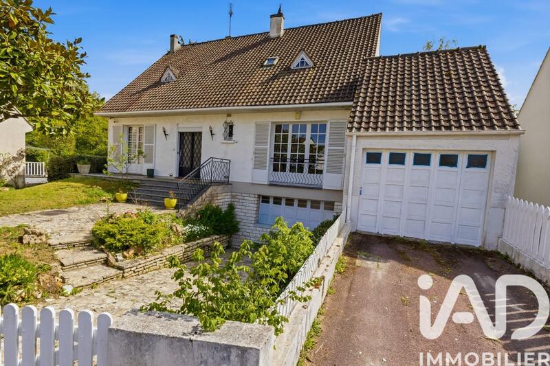 Maison - 159 m² - 8 pièces