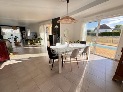 Maison contemporaine - 196 m² - 7 pièces