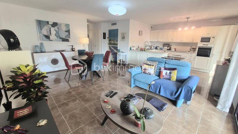 Appartement - 77 m² - 3 pièces