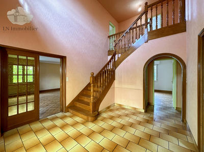 Maison - 172 m² - 9 pièces