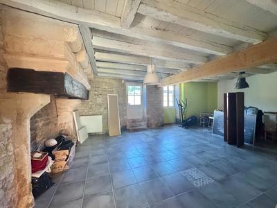 Maison - 256 m² - 6 pièces