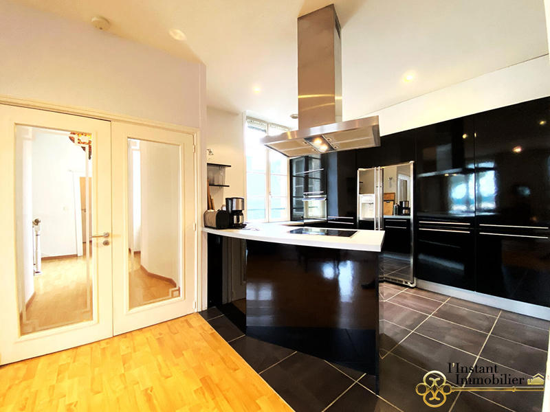 Appartement - 145 m² - 7 pièces