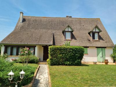 Maison - 270 m² - 10 pièces