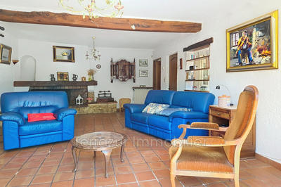 Mas - 900 m² - 10 pièces