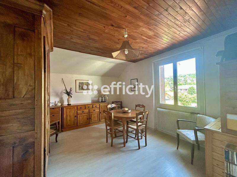 Maison - 198 m² - 8 pièces