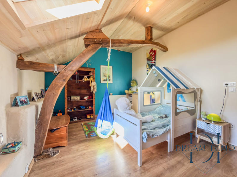 Maison - 217 m² - 6 pièces