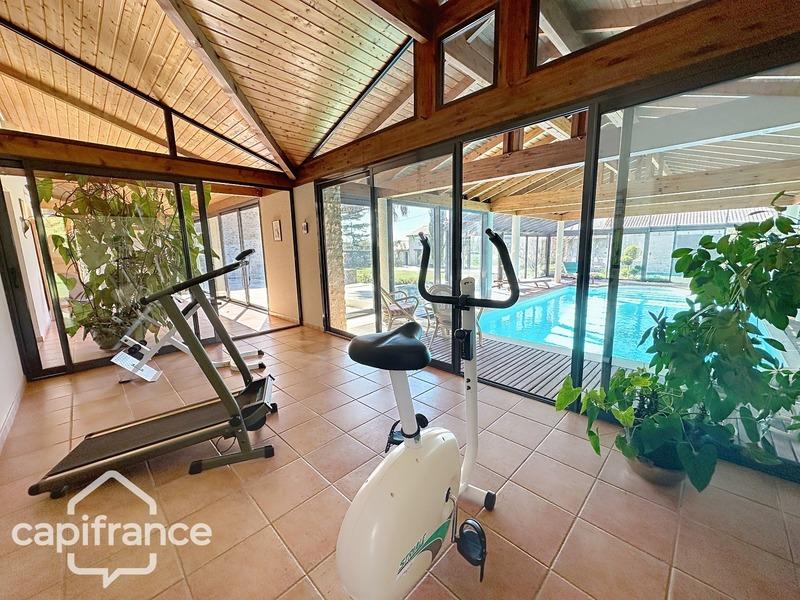 Maison - 291 m² - 12 pièces