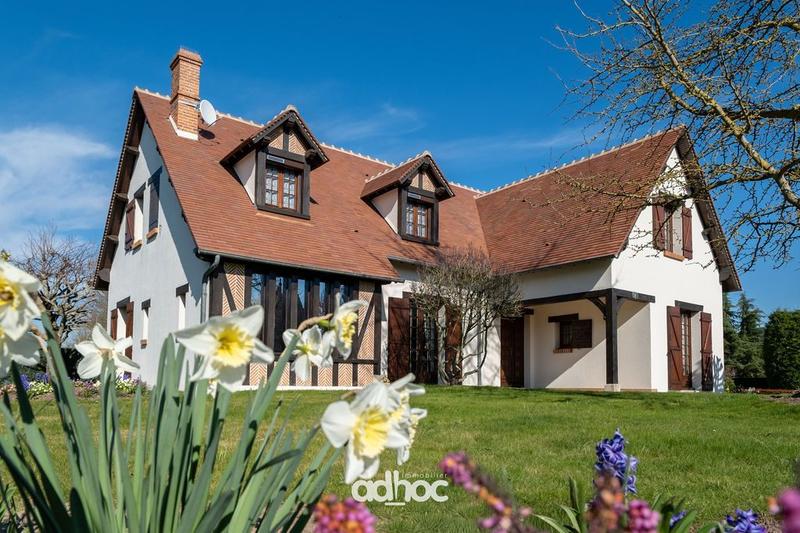 Maison traditionnelle - 180 m² - 8 pièces