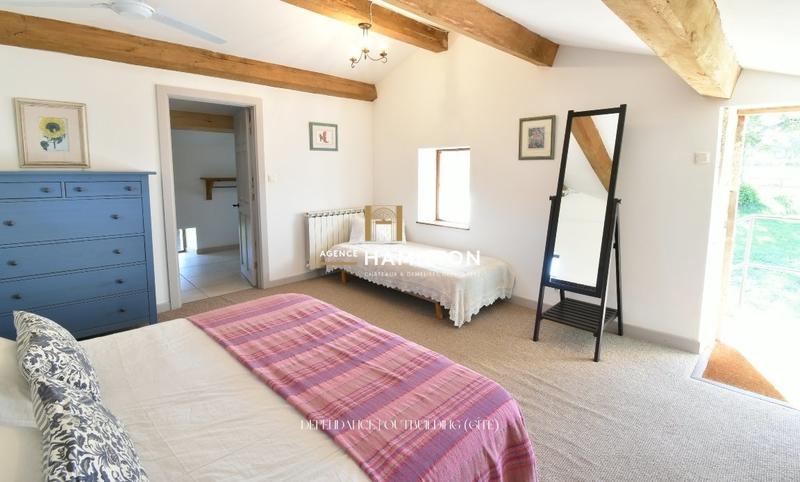 Maison - 245 m² - 9 pièces