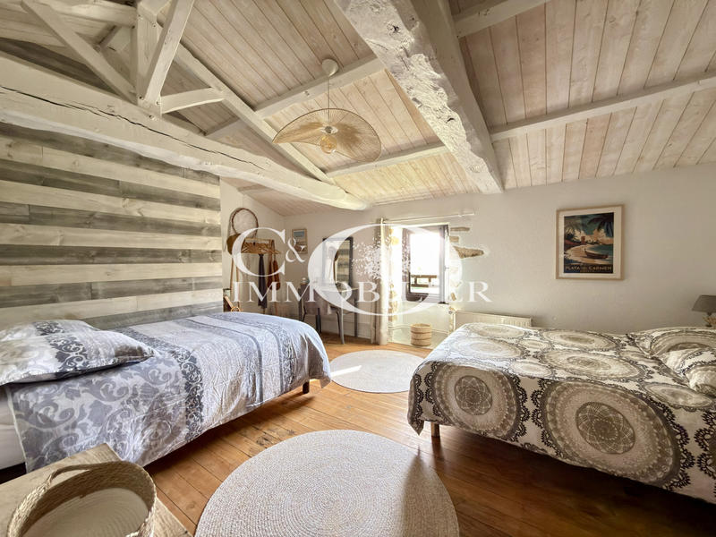 Maison de village - 209 m² - 7 pièces