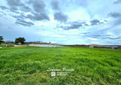 Terrain constructible - 1 736 m²