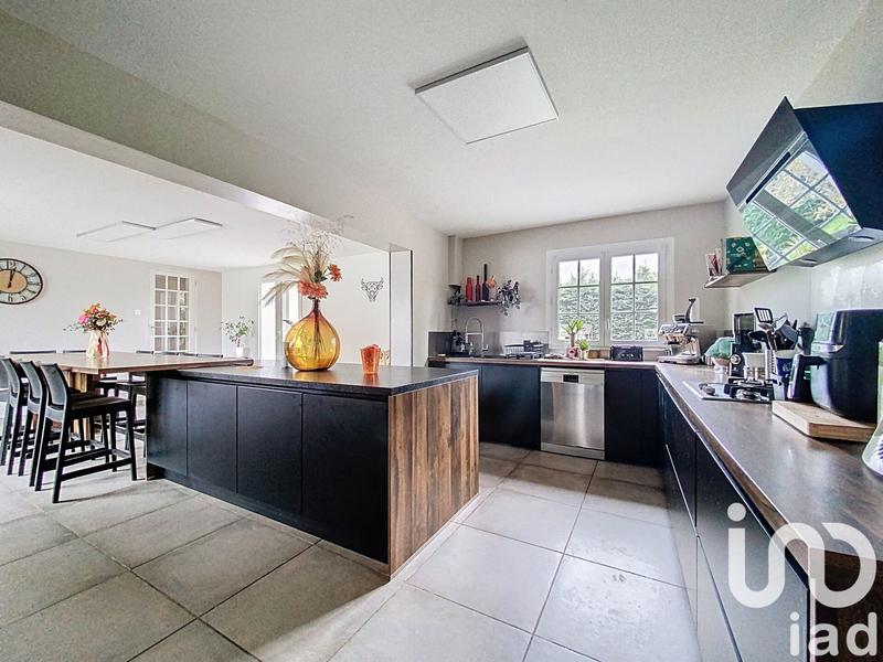 Maison - 211 m² - 8 pièces