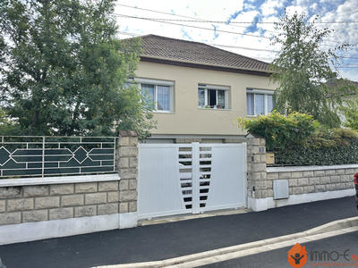 Maison - 96 m² - 5 pièces