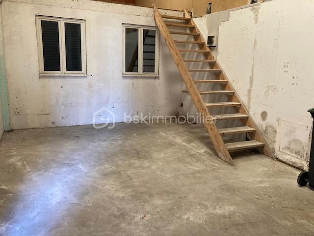 Local commercial - 204 m² - 8 pièces