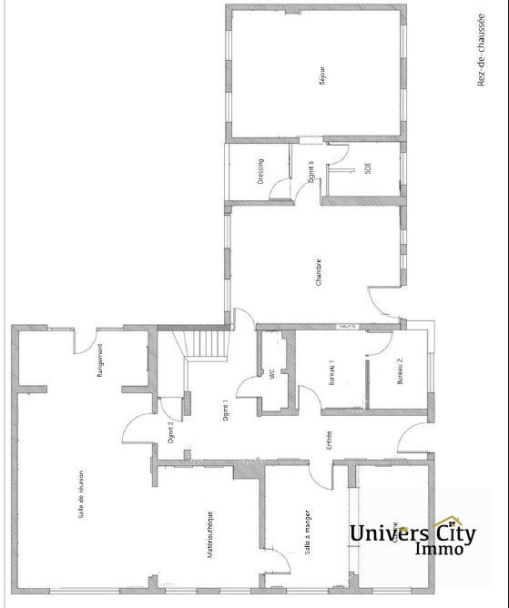 Maison - 284 m² - 11 pièces