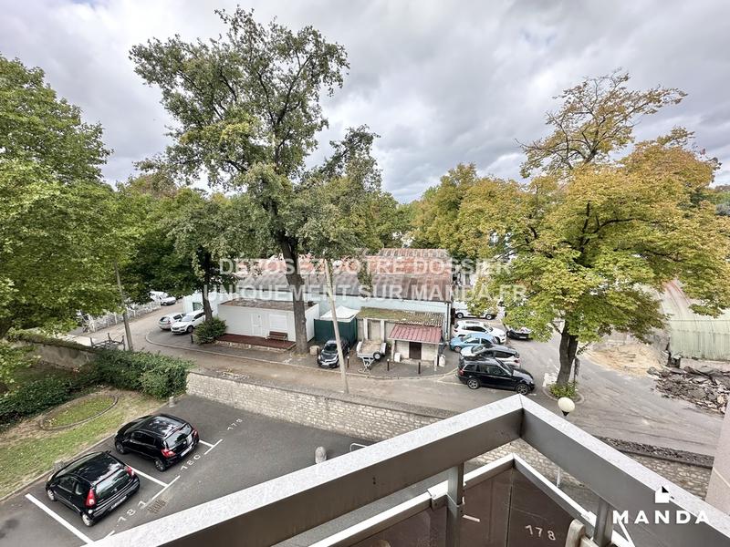 Chambre - 11 m² - 5 pièces