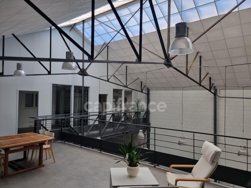 Maison - 570 m² - 11 pièces