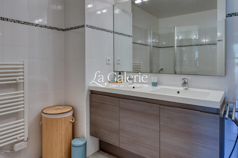 Appartement - 83 m² - 4 pièces