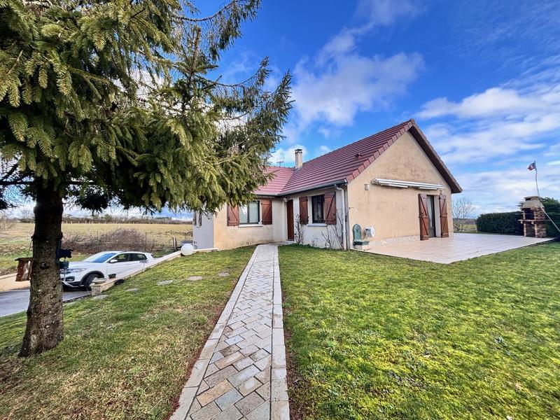 Maison traditionnelle - 89 m² - 6 pièces