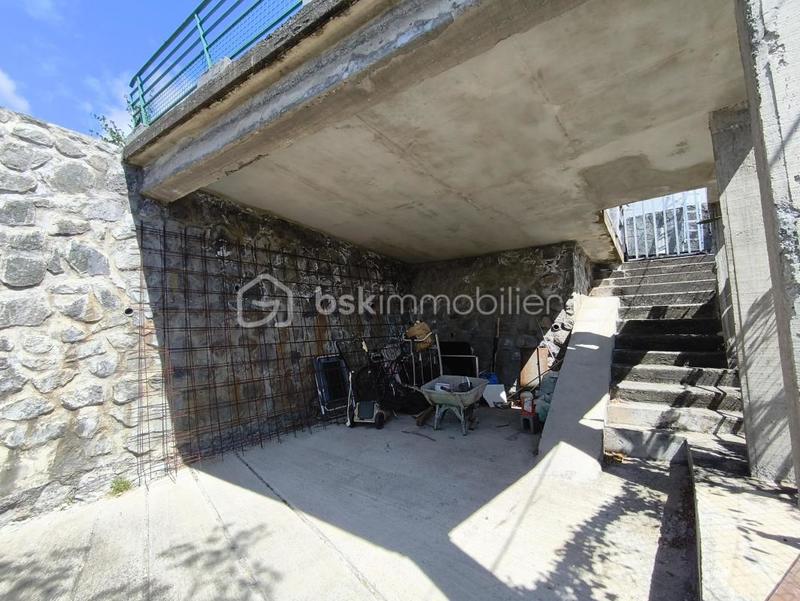 Maison - 93 m² - 5 pièces