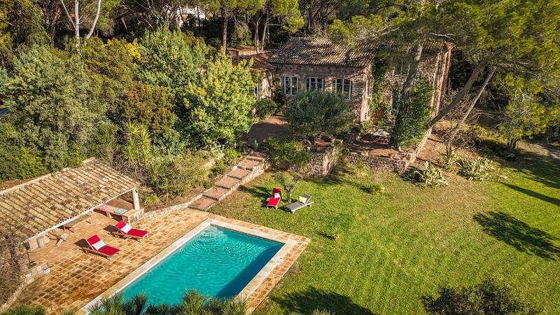 Maison ancienne - 300 m² - 8 pièces