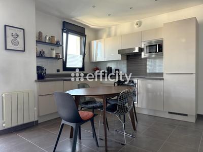 Appartement - 100 m² - 4 pièces