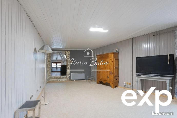 Maison - 238 m² - 9 pièces