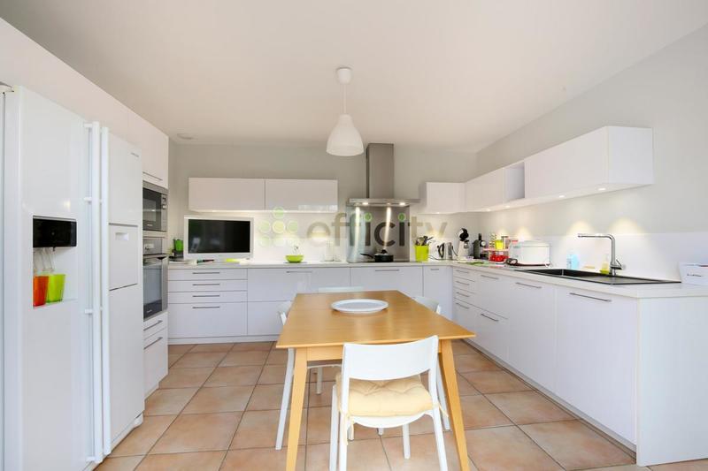 Maison - 196 m² - 6 pièces