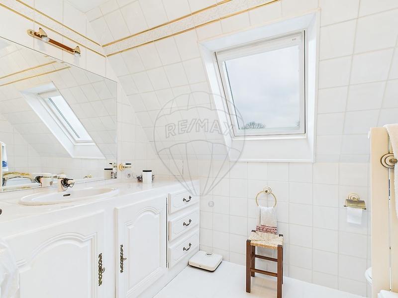 Maison - 96 m² - 6 pièces