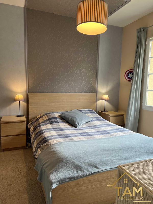 Maison traditionnelle - 216 m² - 9 pièces