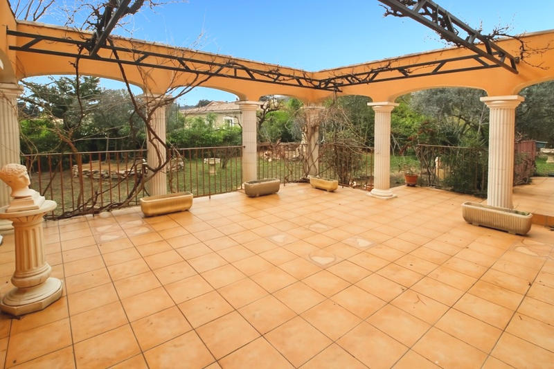 Maison - 180 m² - 6 pièces