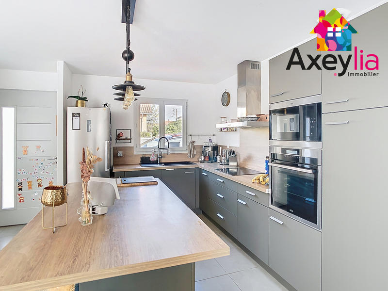 Maison - 102 m² - 5 pièces