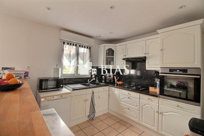 Maison - 104 m² - 4 pièces