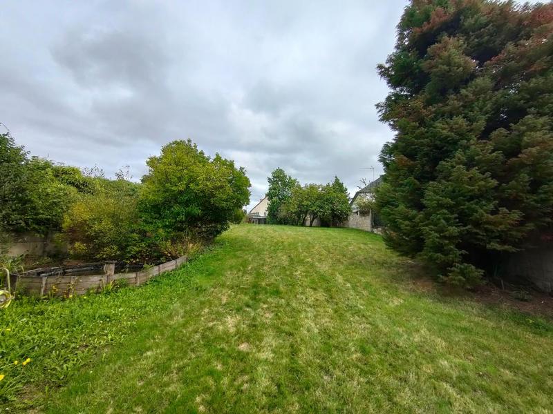 Terrain constructible - 1 695 m²