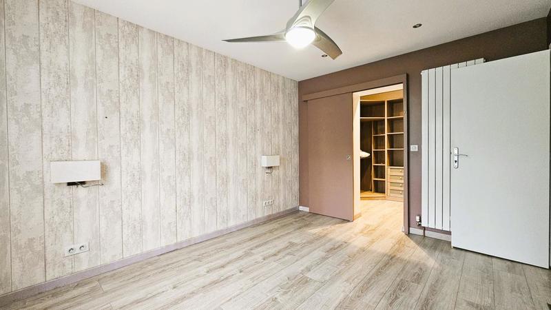 Pavillon - 177 m² - 7 pièces