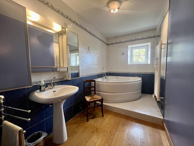 Maison - 286 m² - 10 pièces