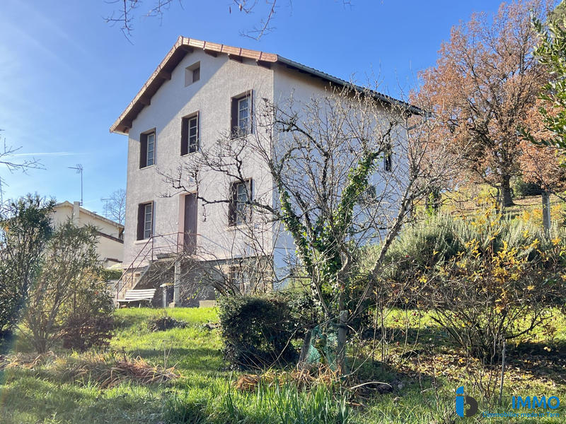 Maison - 96 m² - 5 pièces